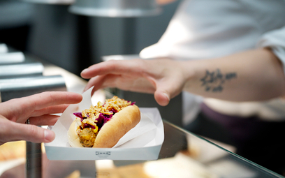 Czy IKEA rezygnuje z hot-dogów? Firma odpowiada
