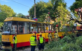 Służby usuwają skutki awarii