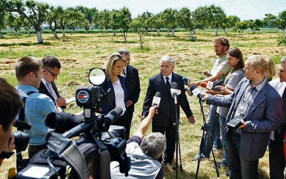 Rozumiem, że Platforma zbliżyła się do moich poglądów – tak Jarosław Kaczyński (za zdjęciu z wizytą 