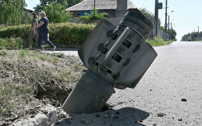 Rosyjska rakieta wystrzelona z wyrzutni Smiercz na Kramatorsk (miasto w kontrolowanej przez Kijów cz