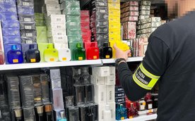 W pawilonach wynajmowanych przez obywatela Chin funkcjnariusze KAS zabezpieczyli tam niemal 158 tysi