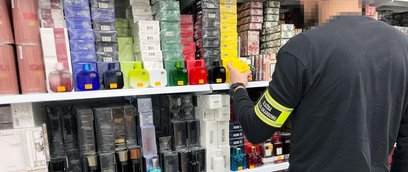 W pawilonach wynajmowanych przez obywatela Chin funkcjnariusze KAS zabezpieczyli tam niemal 158 tysi