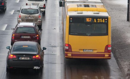 Kierowców nie nęci komunikacja