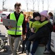 Uchodźcy z Ukrainy i wolontariusze w Centrum Pomocy Humanitarnej w Przemyślu