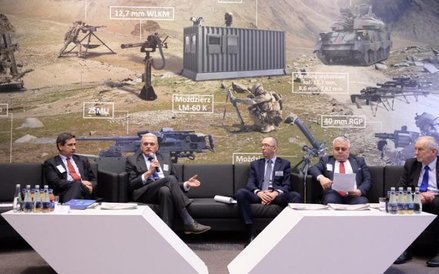 Tarnowskie zakłady to dla regionu ośrodek tworzenia technicznych elit, cennych miejsc pracy i istotn