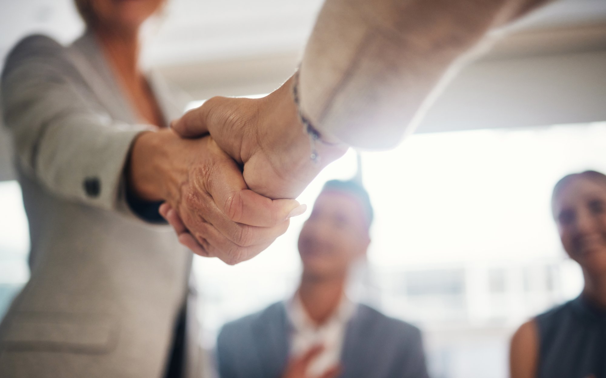 Absolutorium dla członka organu spółki – udzielić czy nie?