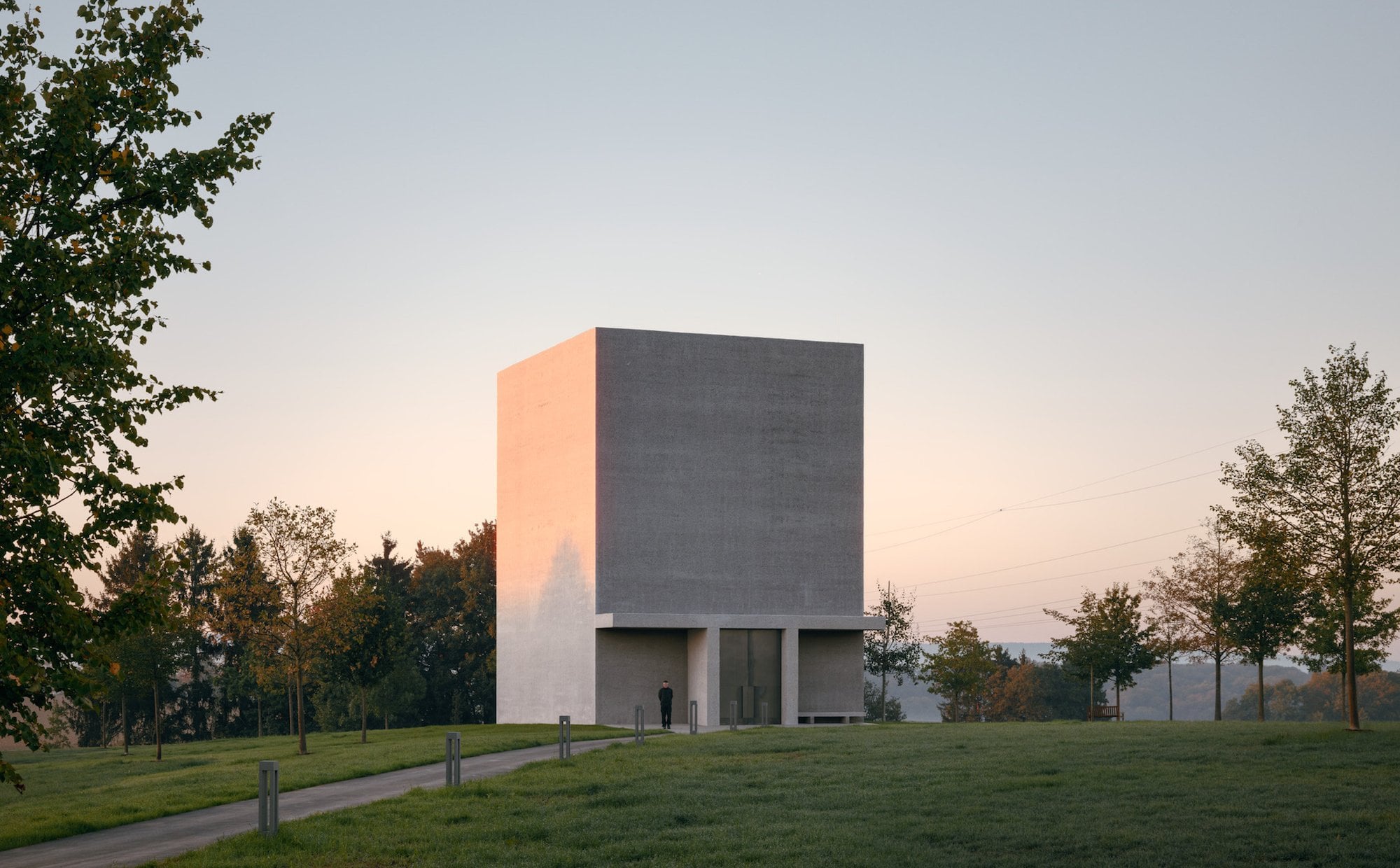 A pavilion built for one monumental painting