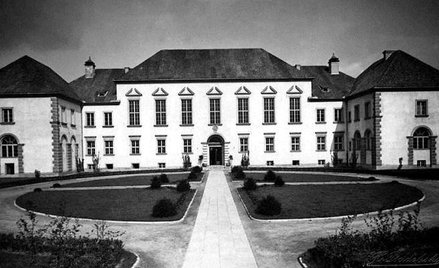 Męskie I Państwowe Liceum i Gimnazjum im. Stefana Batorego w Warszawie. Fotografia sprzed 1939 r.