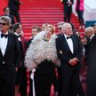 Paweł Pawlikowski, Sandra Huller i Hanns Zischler po pokazie filmu „Ojczyzna” w konkursie 79. Festiw