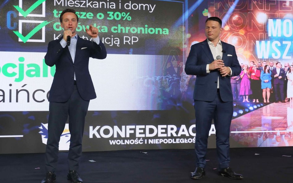 Kampania wyborcza do parlamentu 2023. Liderzy Konfederacji Sławomir Mentzen (z prawej) i Krzysztof B