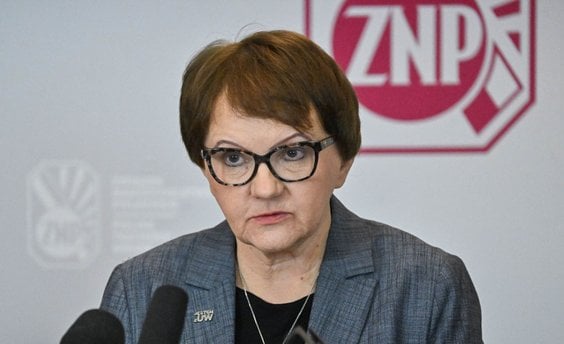 Prof. UW, dr hab. Małgorzata Żytko podczas konferencji prasowej w siedzibie ZNP