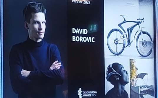 Rumuński projektant David Borovic - laureat nagrody dla młodych talentów.