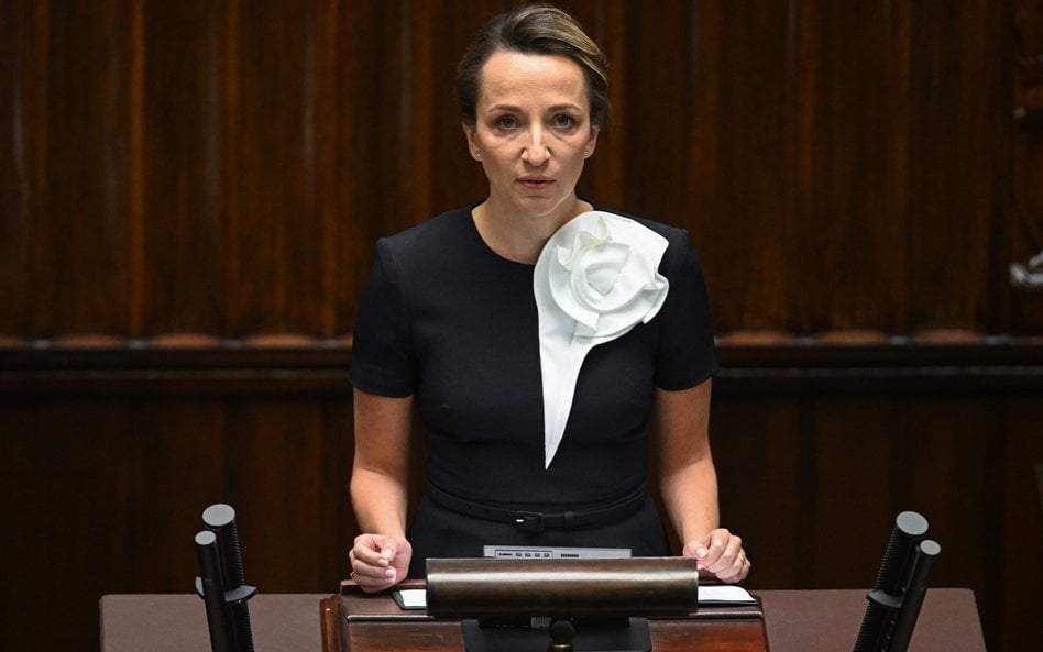 Nowo wybrana Rzecznik Praw Obywatelskich Sylwia Gregorczyk-Abram składa śłubowanie na sali plenarnej