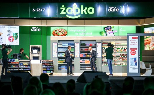 Żabka zaprezentowała nowoczesne sklepy pełne ułatwień dla klientów
