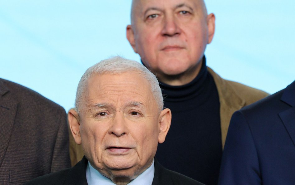 Prezes Prawa i Sprawiedliwości Jarosław Kaczyński oraz europoseł PiS Joachim Brudziński