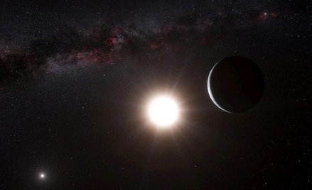 Na niebie planety w układzie Alfa Centauri dominują dwie jasne gwiazdy. Trzecia to nasze Słońce, któ