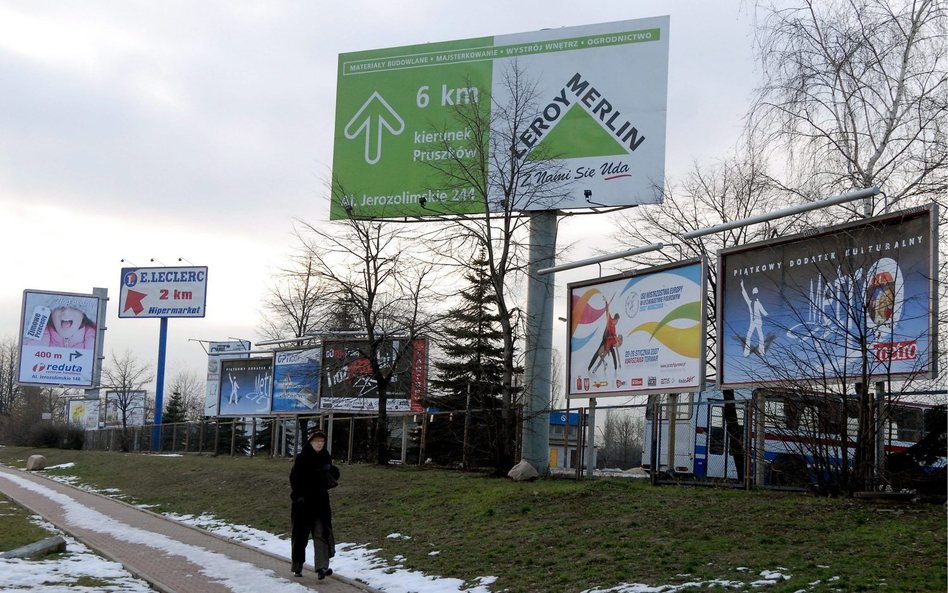 Koniec szpetnych reklam w Warszawie. Ruszają konsultacje