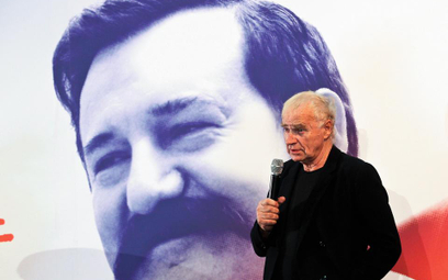Janusz Głowacki manipuluje faktami historycznymi, by podtrzymać nieskazitelny mit Wałęsy