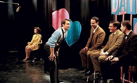 Showman z rewolwerem w dłoni