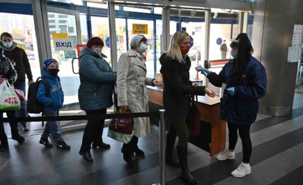 Pomiar temperatury na stacji kolejowej w Kijowie