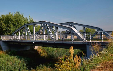 Spawany most drogowy na rzece Słudwi w pobliżu Maurzyc to sztandarowe osiągnięcie profesora Stefana 