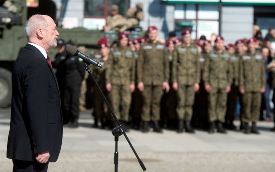 Minister obrony narodowej Antoni Macierewicz