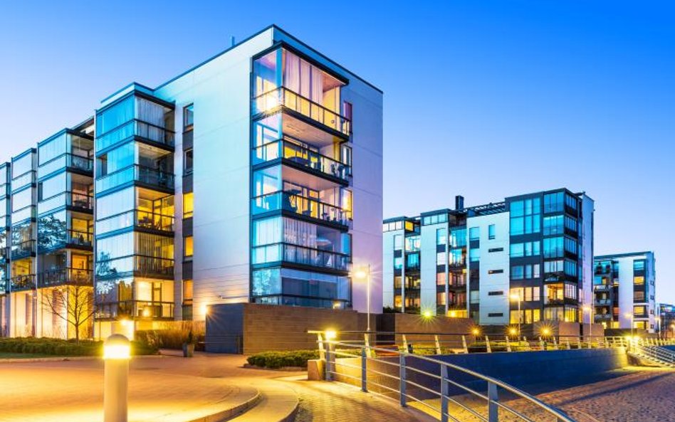 Właściciele mieszkań w apartamentowcu chcą mieć wpływ na najem lokali użytkowych w budynku