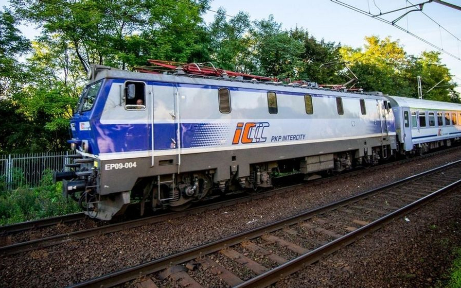 Rekordowy wynik PKP Intercity. Będzie Wi-Fi w pendolino