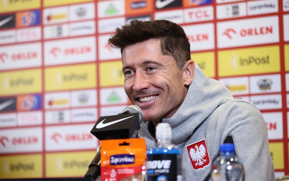 Robert Lewandowski wiecznie młody. Czy znów będzie robił dobrą minę do złej gry?