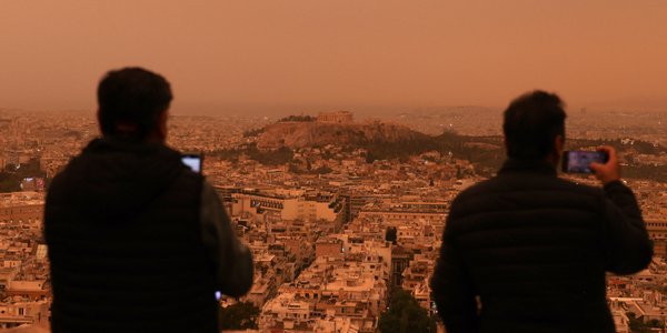 Pustynny pył nad Europą. Ostrzeżenia naukowców: stężenie wyraźnie wzrosło