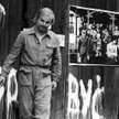 Marek Kotański w założonym przez siebie ośrodku Monaru w Zbicku pod Opolem, 14 czerwca 1983 r.