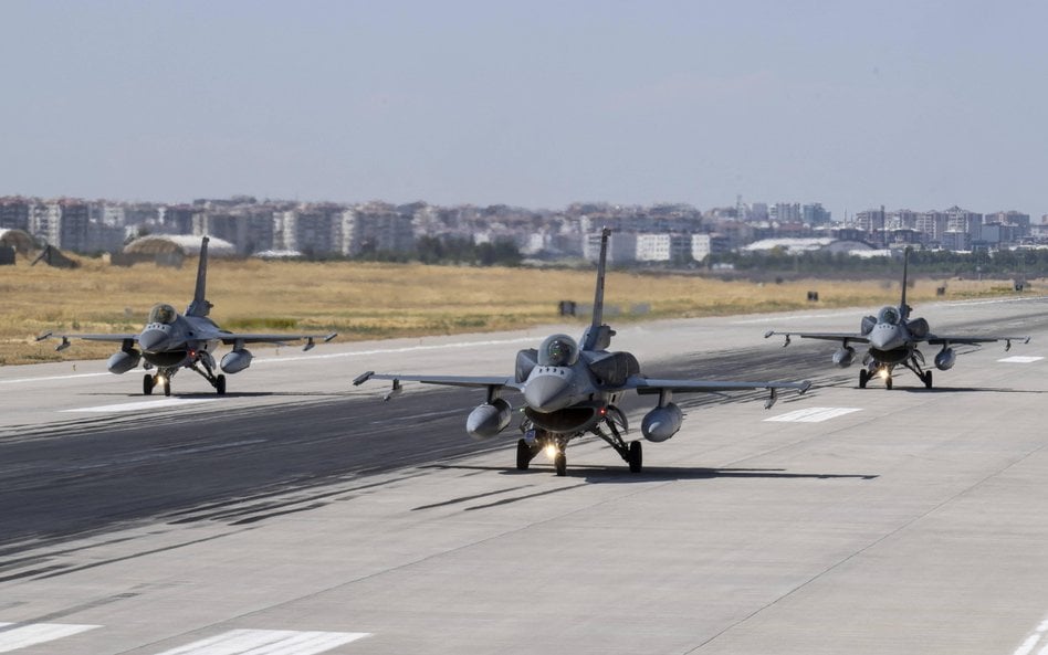 Myśliwce F-16 Sił Powietrznych Turcji