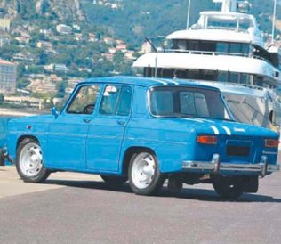 Charakterystyczne kolory to francuska tradycja dla aut sportowych.