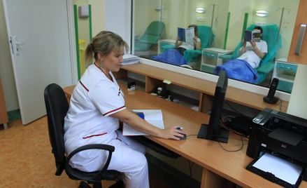 Elektroniczna dokumentacja medyczna: odmowa przyjęcia do szpitala, informacja dla lekarza oraz karta