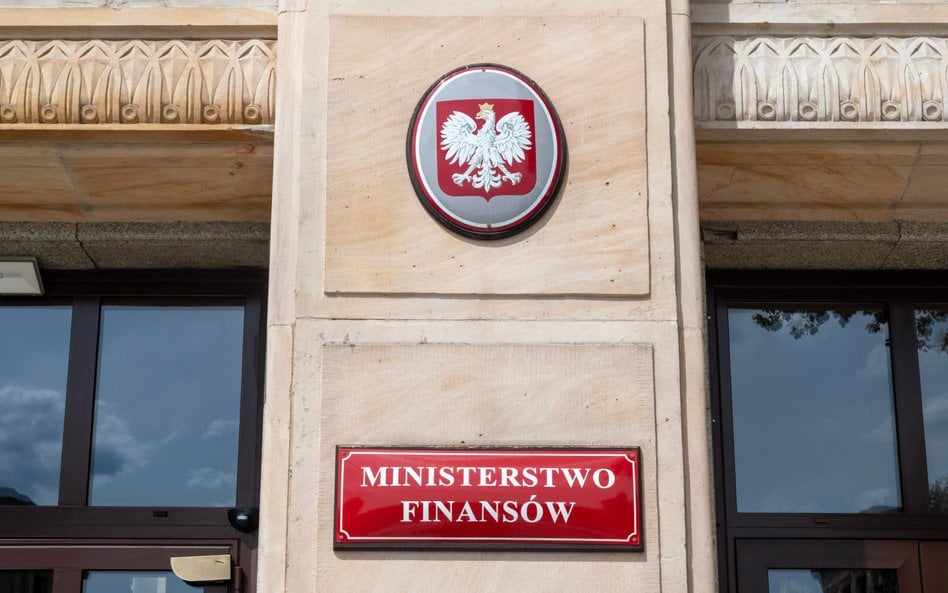 Polska pod coraz większą presją fiskalną. GUS podał dane o deficycie i długu