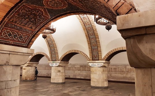 Mozaiki na stacji Zołoti Worota