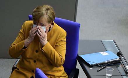 Niemcy. Angela Merkel prosi o wybaczenie