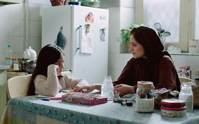 Maryam Moghaddam i Lili Farhadpour w filmie „Ballada o białej krowie”