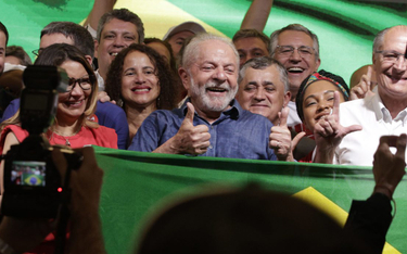 Na Luiza Inacio Lulę da Silvę głosowało 60,3 mln Brazylijczyków. Jair Bolsonaro dostał 58,2 mln głos