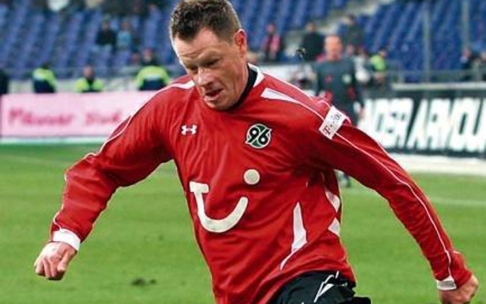 Jacek Krzynówek w meczu ze Stuttgartem strzelił pięknego gola. Ostatnio w Bundeslidze trafił 28 marc