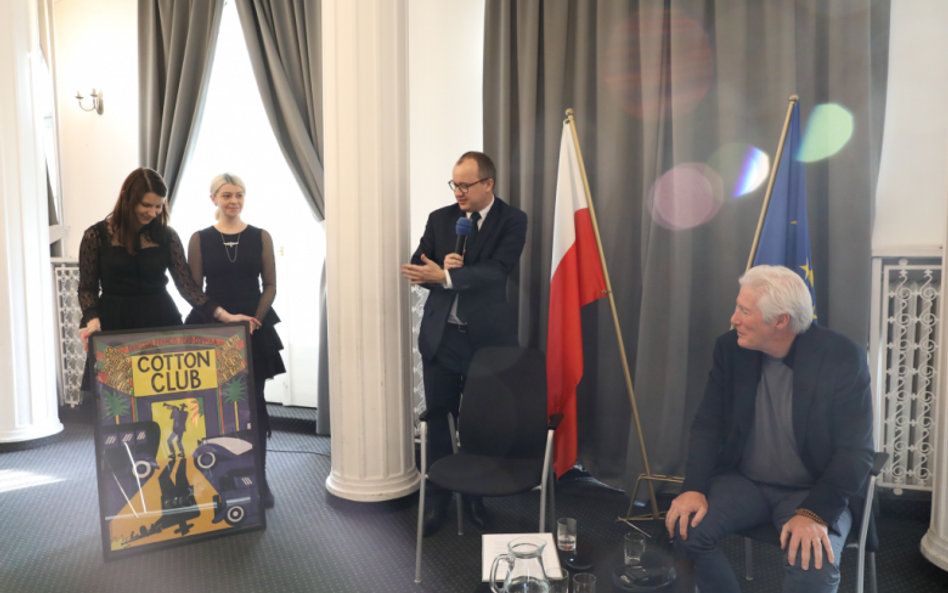 Gere u RPO: Demokracja działa, gdy uczestniczą w niej ludzie