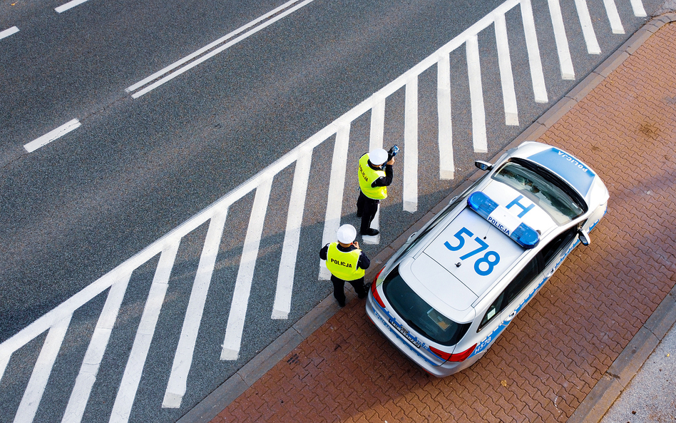 Autem na majówkę: Policja z dronami, strefy wyłączone z ruchu