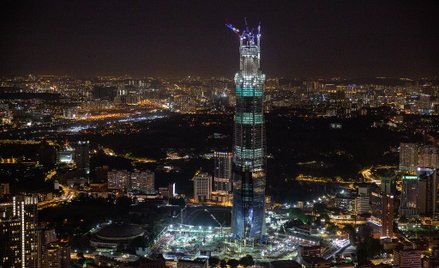 Wieżowiec Merdeka 118 dominuje nad Kuala Lumpur. Będzie drugim najwyższym drapaczem chmur na świecie