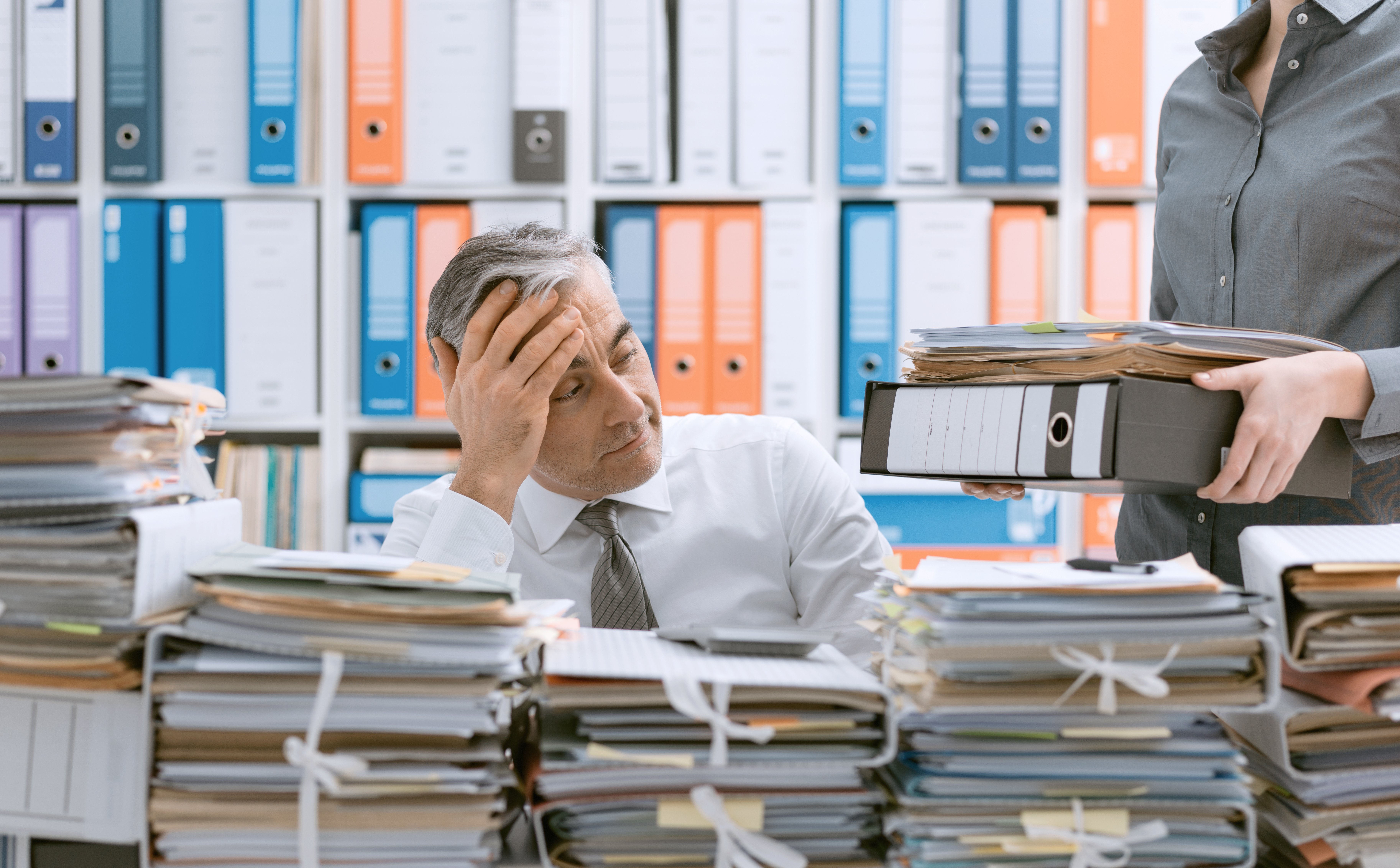 Dlaczego tak długo czekamy na reakcję urzędnika?