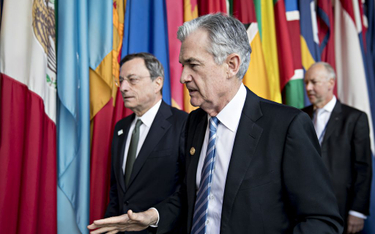 Konferencja w Sintrze: Draghi i Powell podtrzymują stanowiska