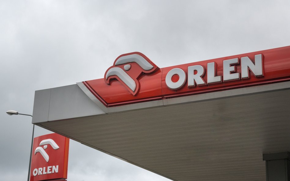 Orlen obniża marżę na stacjach. Dlaczego nie ruszy marży rafineryjnej?