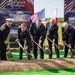 Oficjele z Polski i USA symbolicznie rozpoczęli budowę bazy w Redzikowie w maju 2016 r.