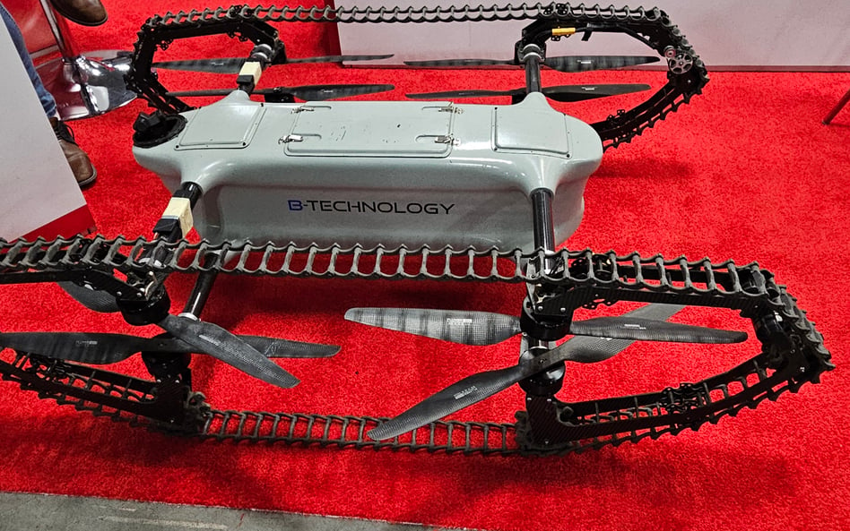 Wielozadaniowy dron polskiej spółki B-Technology przykuwał uwagę na targach CES w Las Vegas. Na poło