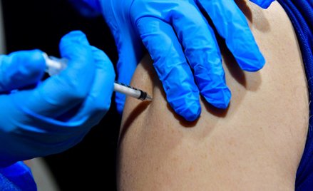 Szczepienia nauczycieli wcale nie takie pewne