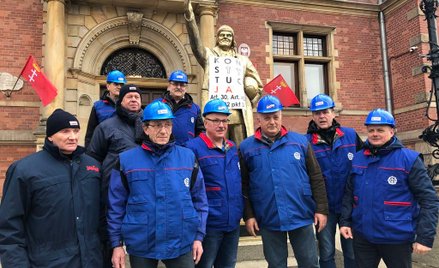 "Złoty Donek" przed gdańskim Ratuszem